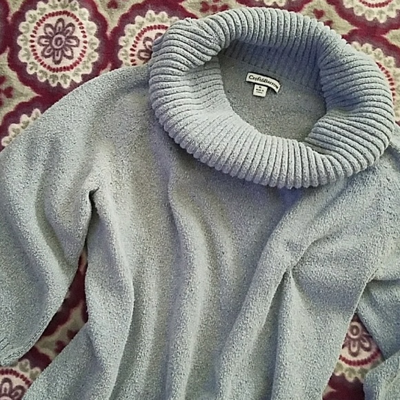 Super cute sweater! - Picture 2 of 4